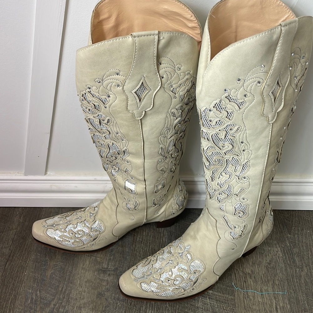 Cowgirl boots size 40